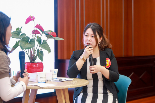 一等奖选手铁道运输管理与经济学院李益佳比赛中