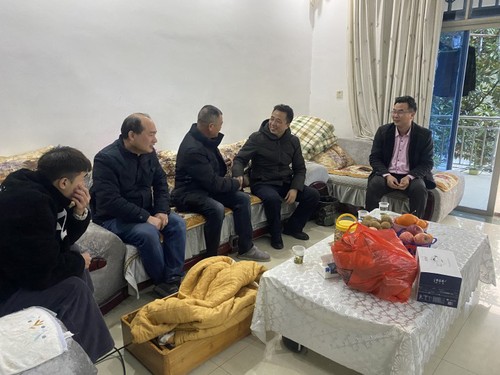 工信学院：家访照片一